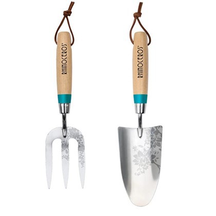 Ntoo Khaub Ncaws Vaj Tuam Tsav Vaj